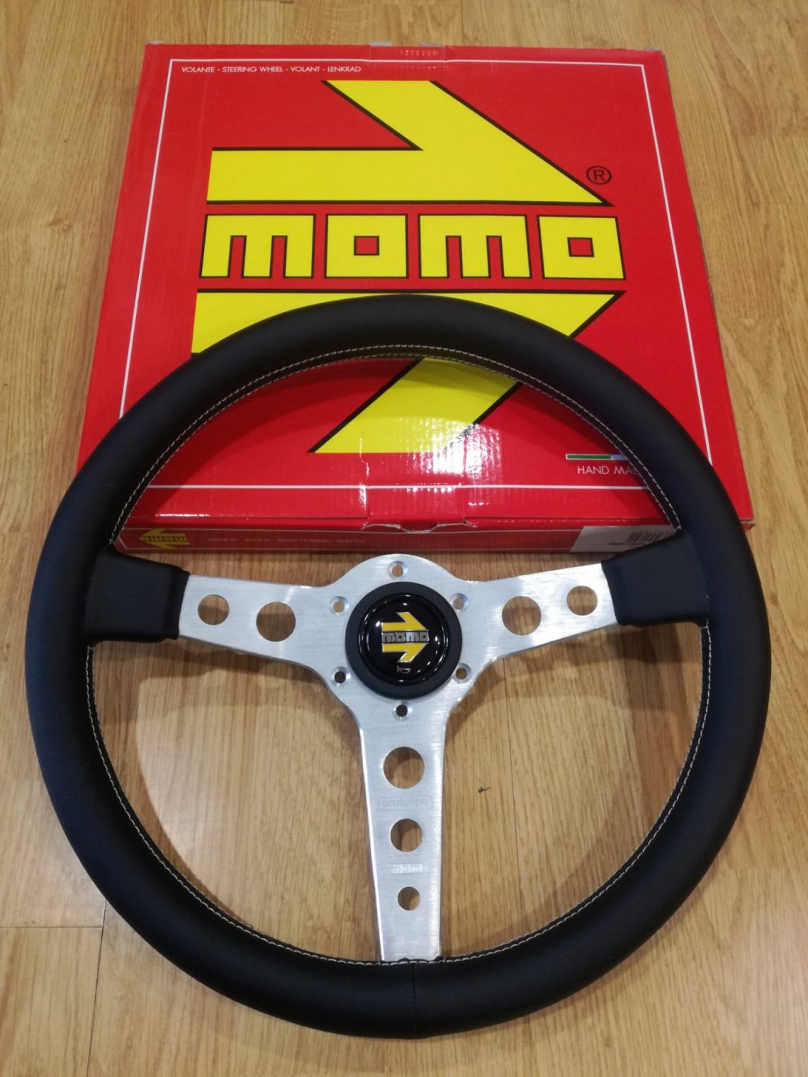 Steering wheel Momo Prototipo (silver spokes)